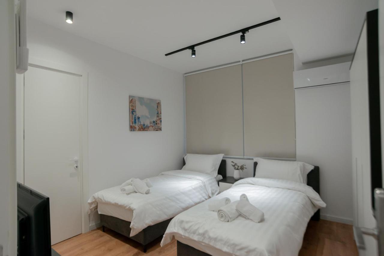 טיראנה La Gioia Apartment מראה חיצוני תמונה