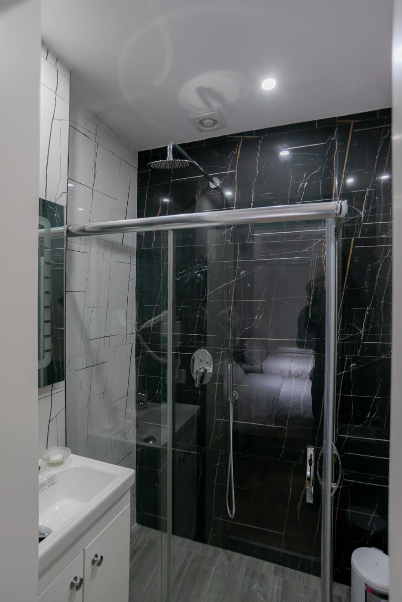 טיראנה La Gioia Apartment מראה חיצוני תמונה